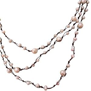 Pearl Neclace Bohemian Style.